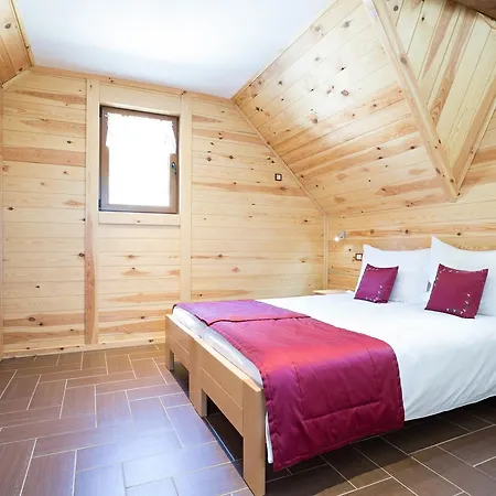 Etno Naselje Vrdnicka Kula Frühstückspension