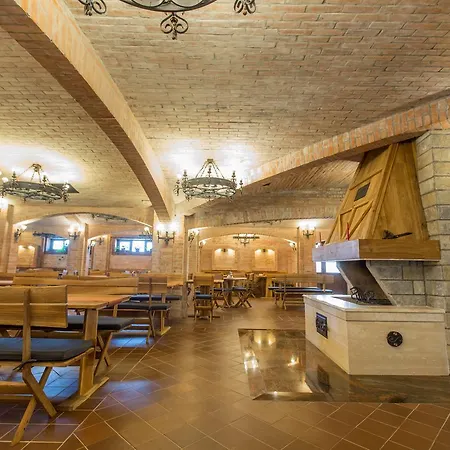 Etno Naselje Vrdnicka Kula 4*