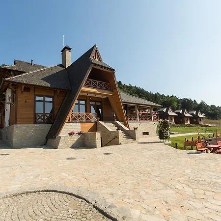 Etno Naselje Vrdnicka Kula Frühstückspension 4*