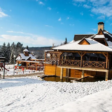 Etno Naselje Vrdnicka Kula 4*