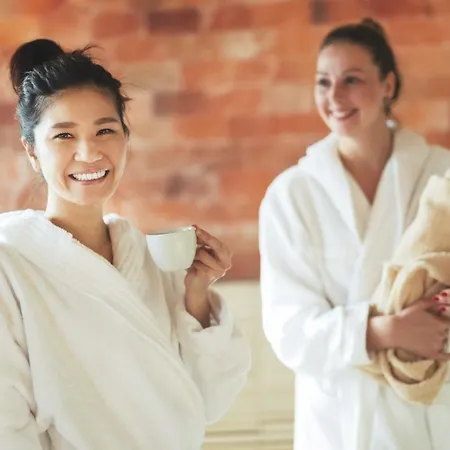 Etno Naselje Vrdnicka Kula 住宿加早餐酒店 4*