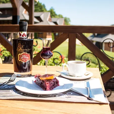 Frühstückspension Etno Naselje Vrdnicka Kula 4*