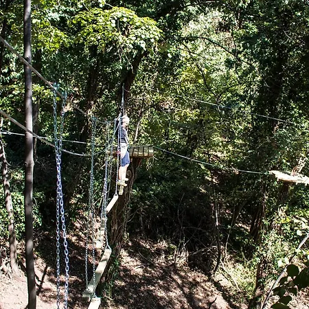 Etno Naselje Vrdnicka Kula 4*