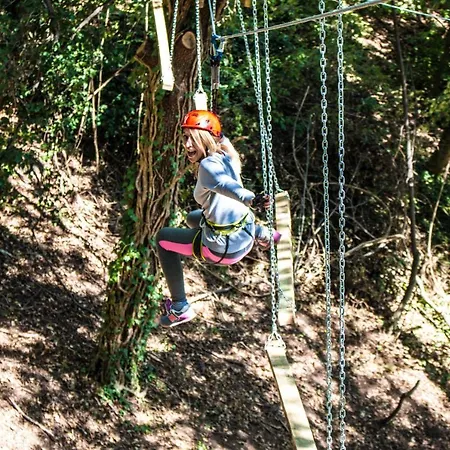 Frühstückspension Etno Naselje Vrdnicka Kula 4*